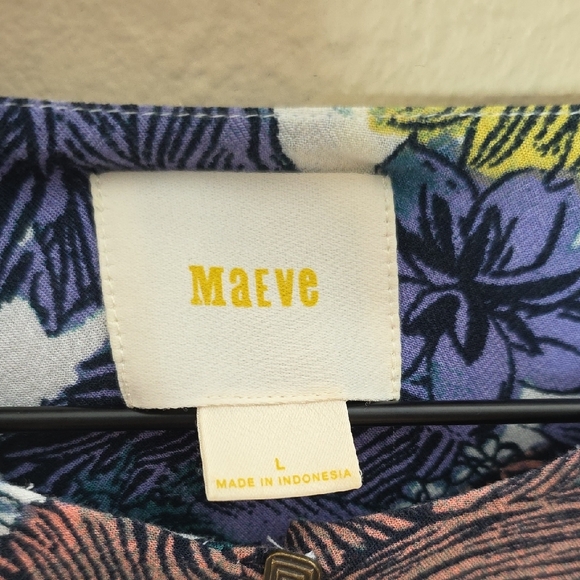 Maeve Anthropologie Whimsical Floral Henley Boho Raw Hem Oversized Top Large - Picture 3 of 13